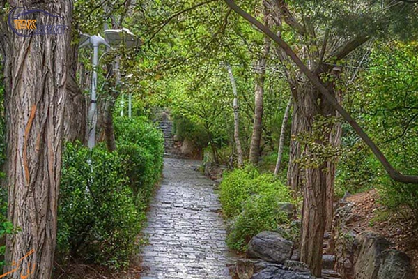 مکان‌های دیدنی در تهران برای بازدید با خودرو : باغ موزه دفاع مقدس و پارک جمشیدیه